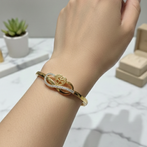 Motif Ethnic Emerald Floral Adjustable Bracelet