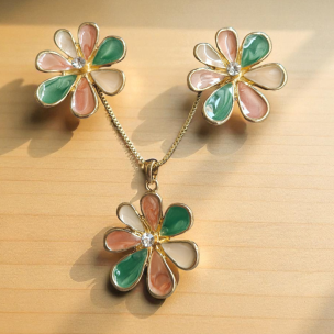 Finely Crafted Piece with Sparkling Accents